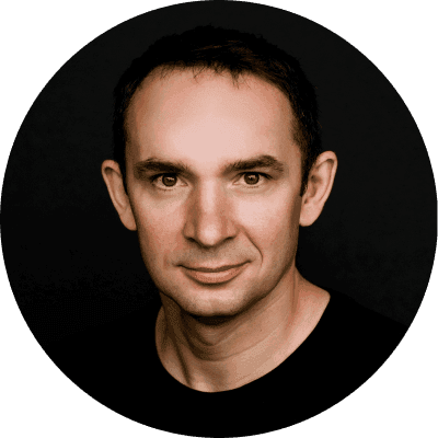 Ev Knotsevoy headshot